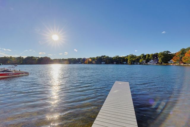 99 Lake St, Wrentham, MA 02093