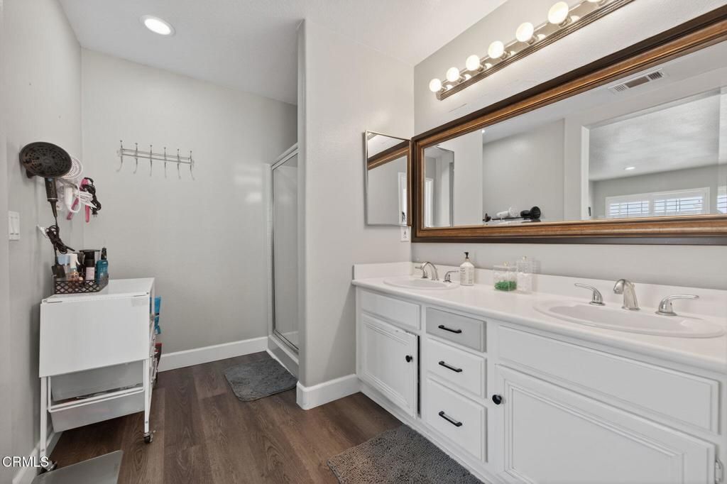 Image 21 of property listing at 816 Noontide Way, Oxnard, CA 93035