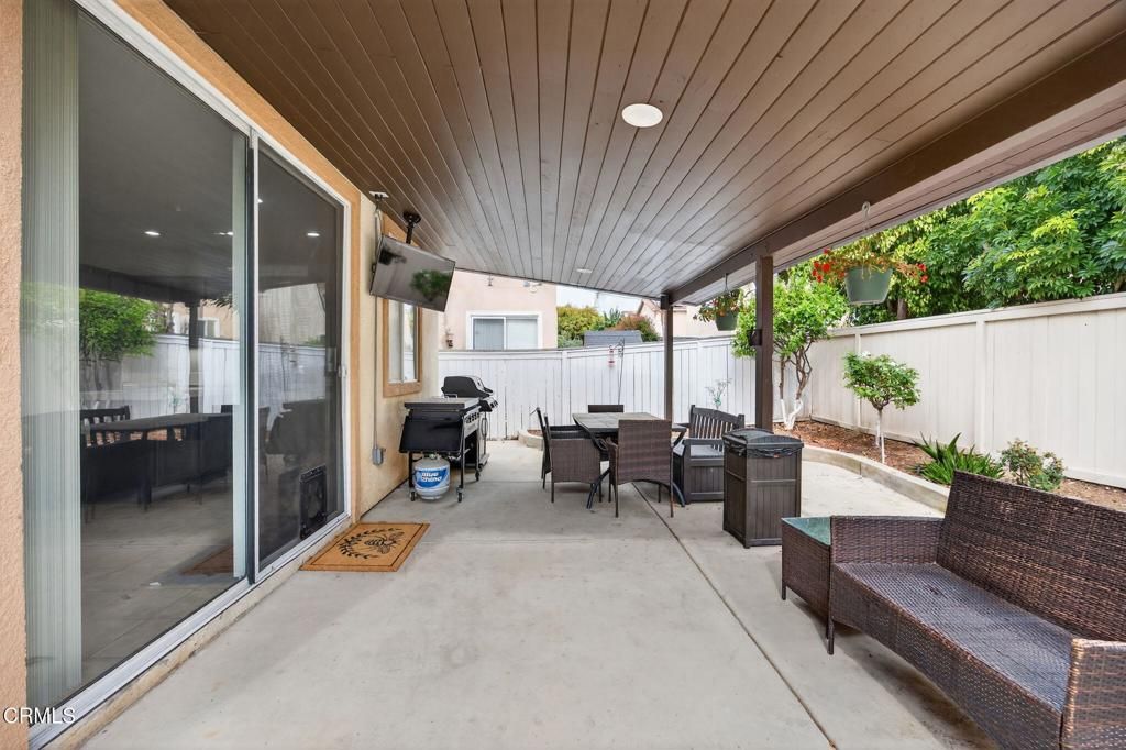 Image 29 of property listing at 816 Noontide Way, Oxnard, CA 93035