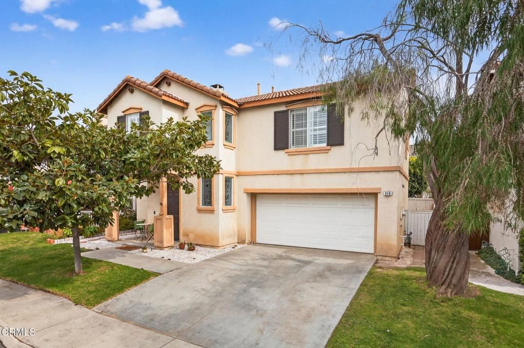 Image 3 of property listing at 816 Noontide Way, Oxnard, CA 93035