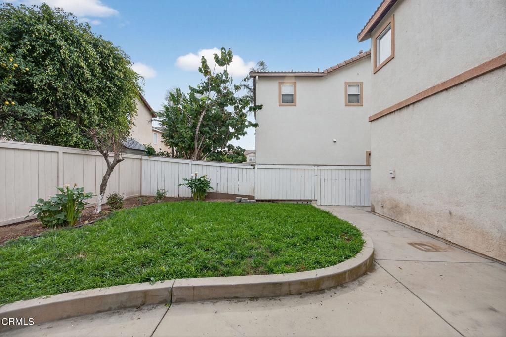 Image 33 of property listing at 816 Noontide Way, Oxnard, CA 93035