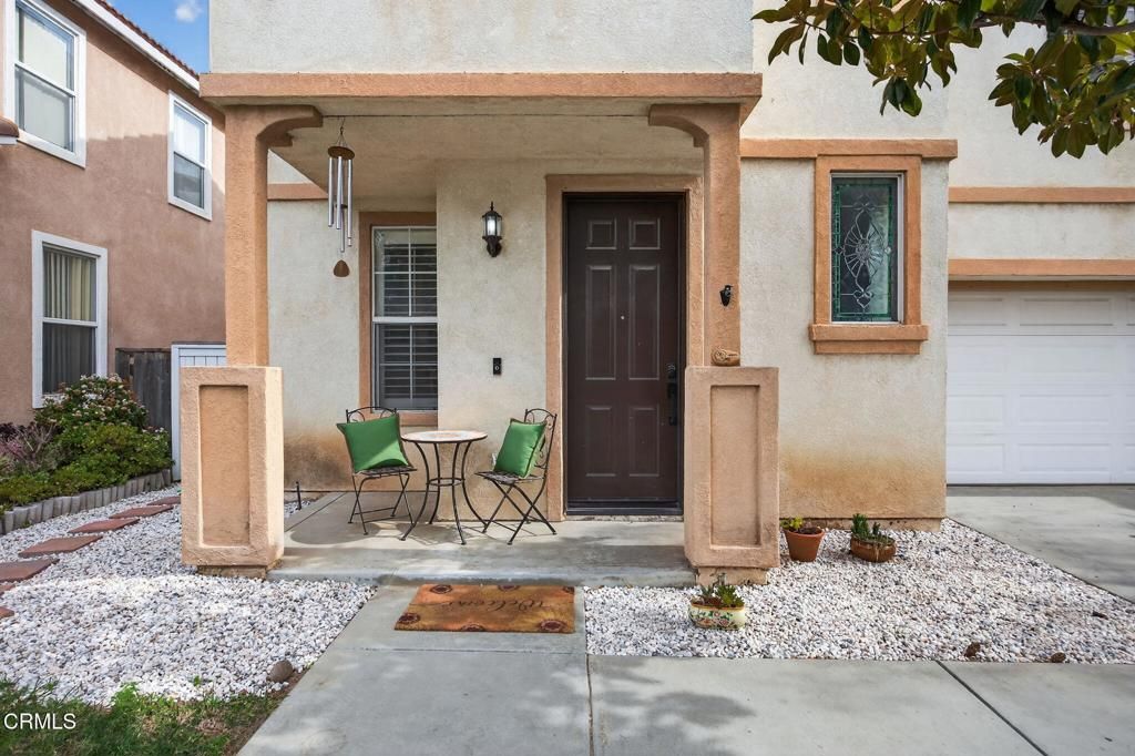 Image 4 of property listing at 816 Noontide Way, Oxnard, CA 93035