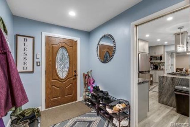 23500 Beech Road, Southfield, MI 48033