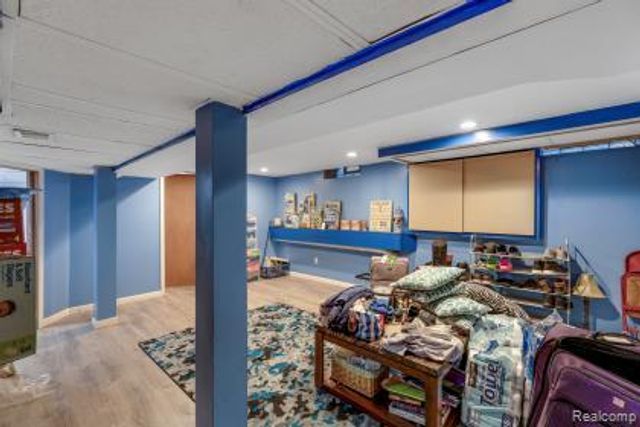 23500 Beech Road, Southfield, MI 48033