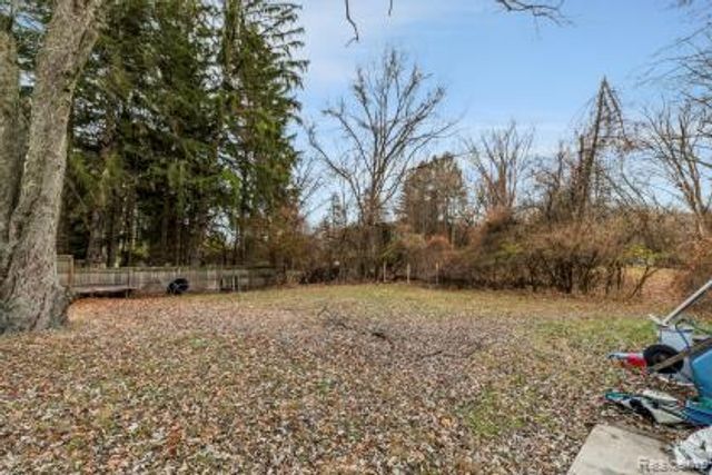 23500 Beech Road, Southfield, MI 48033