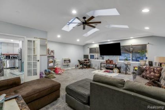 23500 Beech Road, Southfield, MI 48033