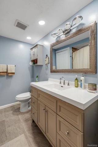 23500 Beech Road, Southfield, MI 48033