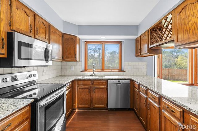 4 Scarsdale Manor Court, St Charles, MO 63303