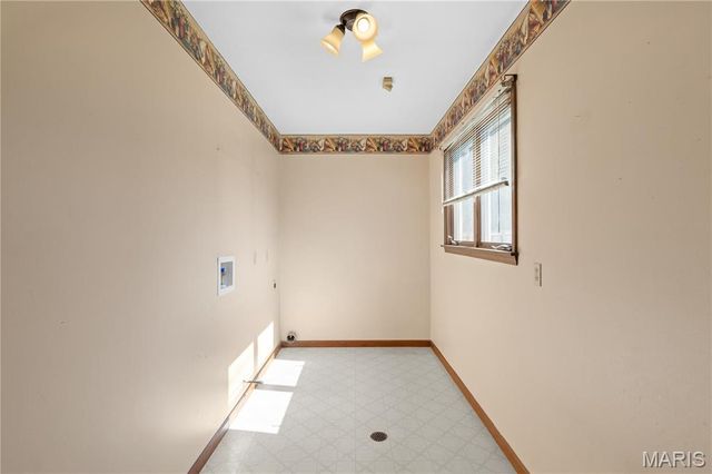 4 Scarsdale Manor Court, St Charles, MO 63303