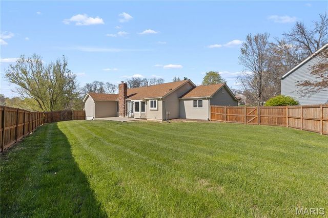 4 Scarsdale Manor Court, St Charles, MO 63303