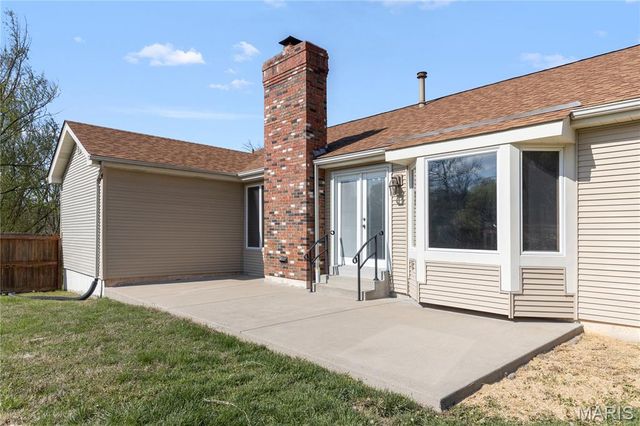 4 Scarsdale Manor Court, St Charles, MO 63303