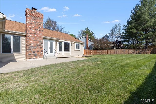 4 Scarsdale Manor Court, St Charles, MO 63303