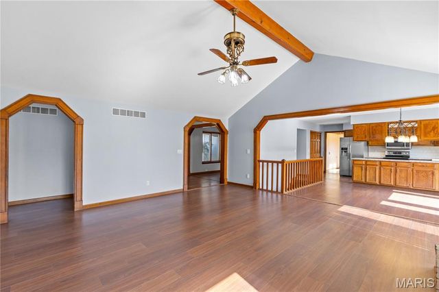 4 Scarsdale Manor Court, St Charles, MO 63303