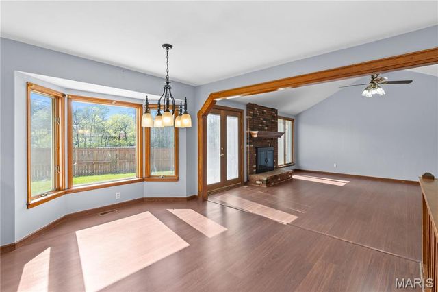 4 Scarsdale Manor Court, St Charles, MO 63303