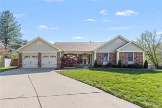 4 Scarsdale Manor Court, St Charles, MO 63303