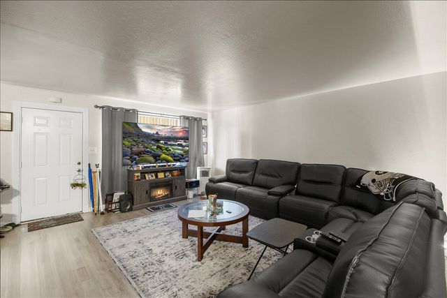 2244 12th Avenue, Oakland, CA 94606