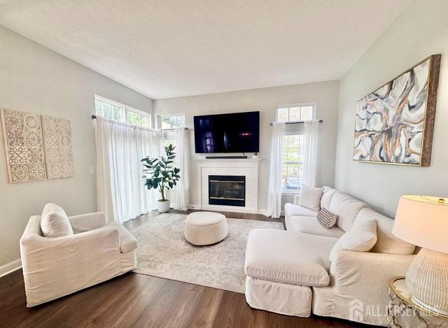 15 Cypress Point Lane, Monroe, NJ 08831