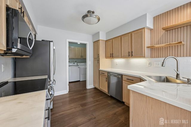 15 Cypress Point Lane, Monroe, NJ 08831