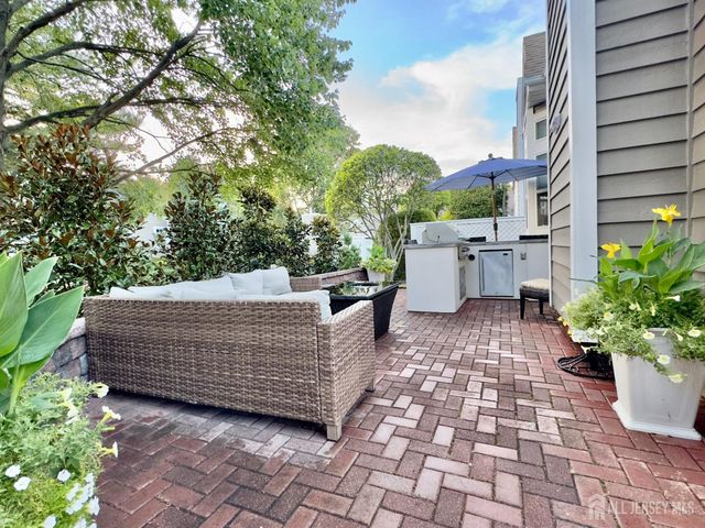 15 Cypress Point Lane, Monroe, NJ 08831