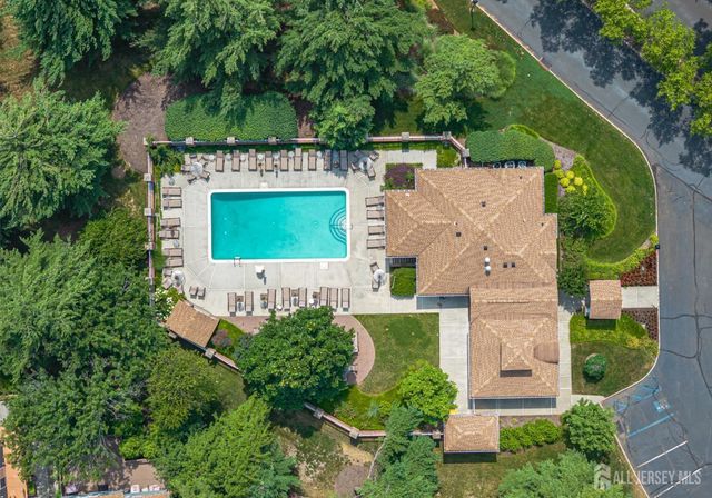 15 Cypress Point Lane, Monroe, NJ 08831