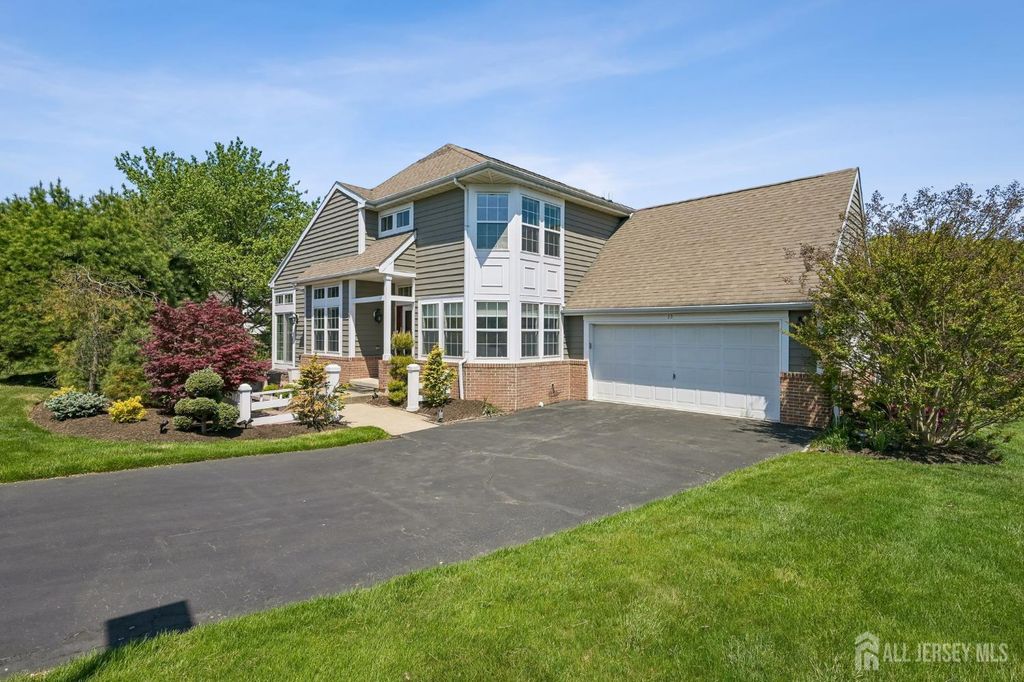 15 Cypress Point Lane, Monroe, NJ 08831