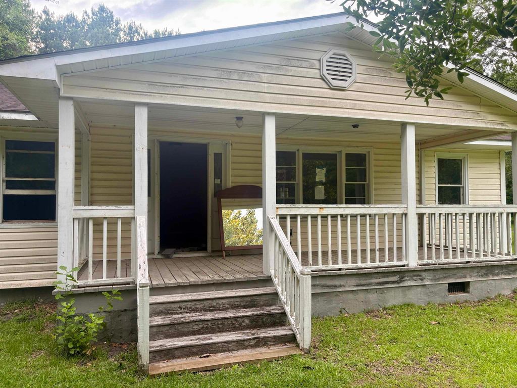 96 Cody Ln, Georgetown, SC 29440
