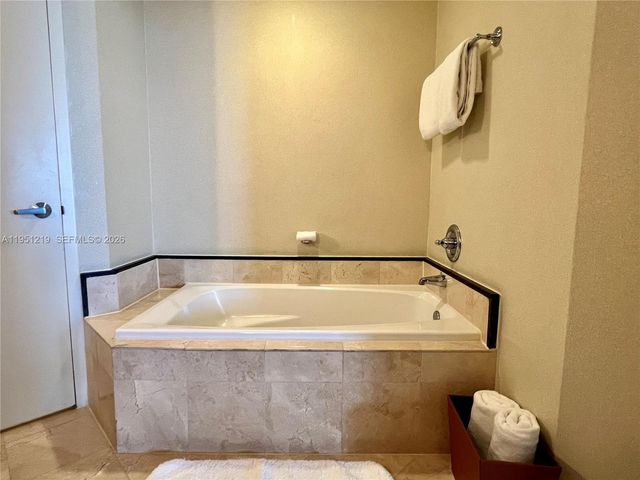 18001 Collins Avenue 2605, Sunny Isles Beach, FL 33160