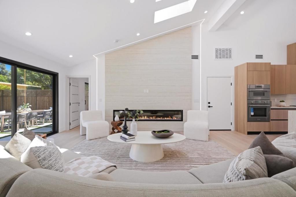 Image 11 of property listing at 1389 Chelsea Drive, Los Altos, CA 94024