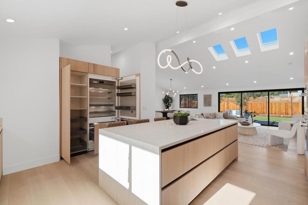 Image 17 of property listing at 1389 Chelsea Drive, Los Altos, CA 94024