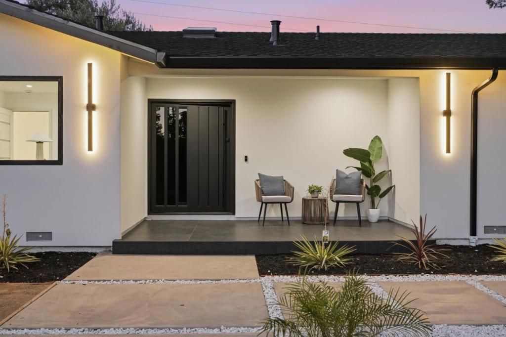 Image 3 of property listing at 1389 Chelsea Drive, Los Altos, CA 94024