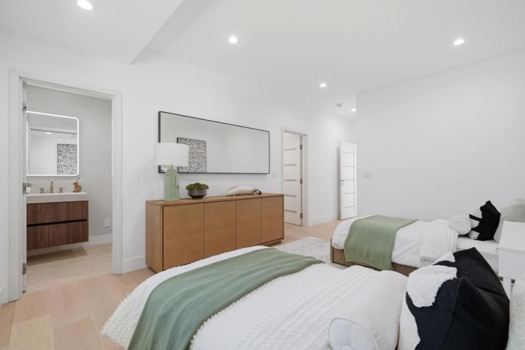 Image 34 of property listing at 1389 Chelsea Drive, Los Altos, CA 94024
