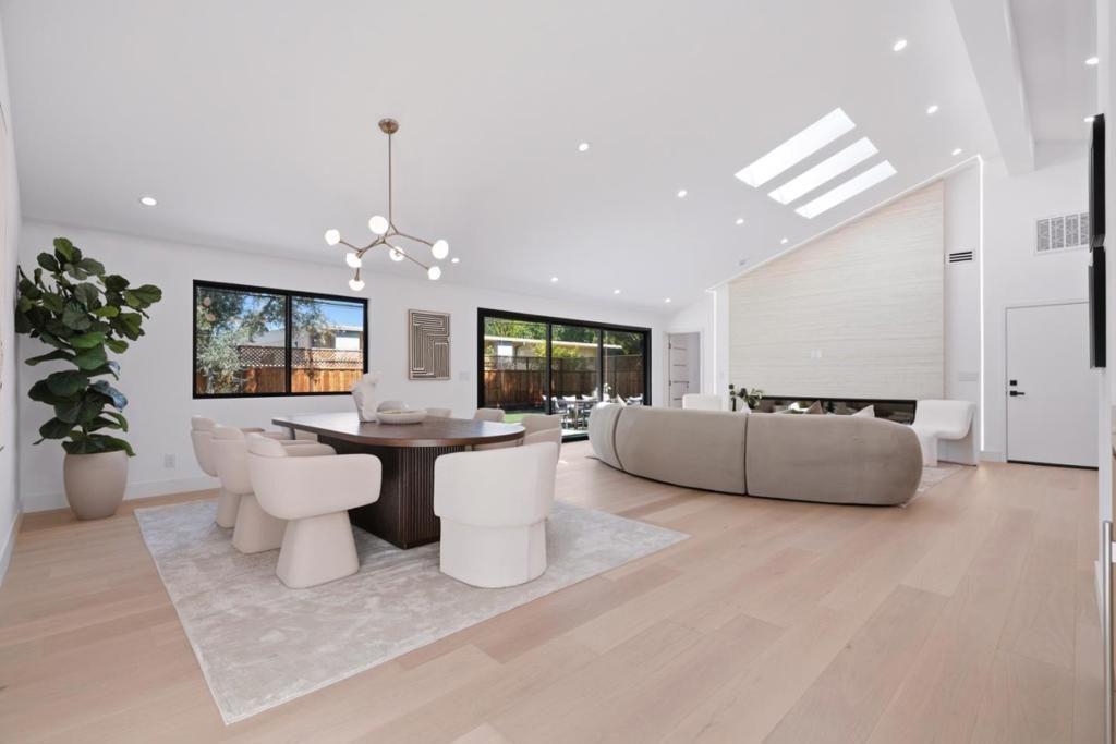 Image 7 of property listing at 1389 Chelsea Drive, Los Altos, CA 94024