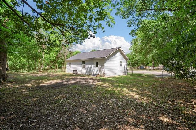 223 Thompson Boulevard, Chickasaw, AL 36611