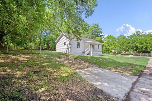 223 Thompson Boulevard, Chickasaw, AL 36611