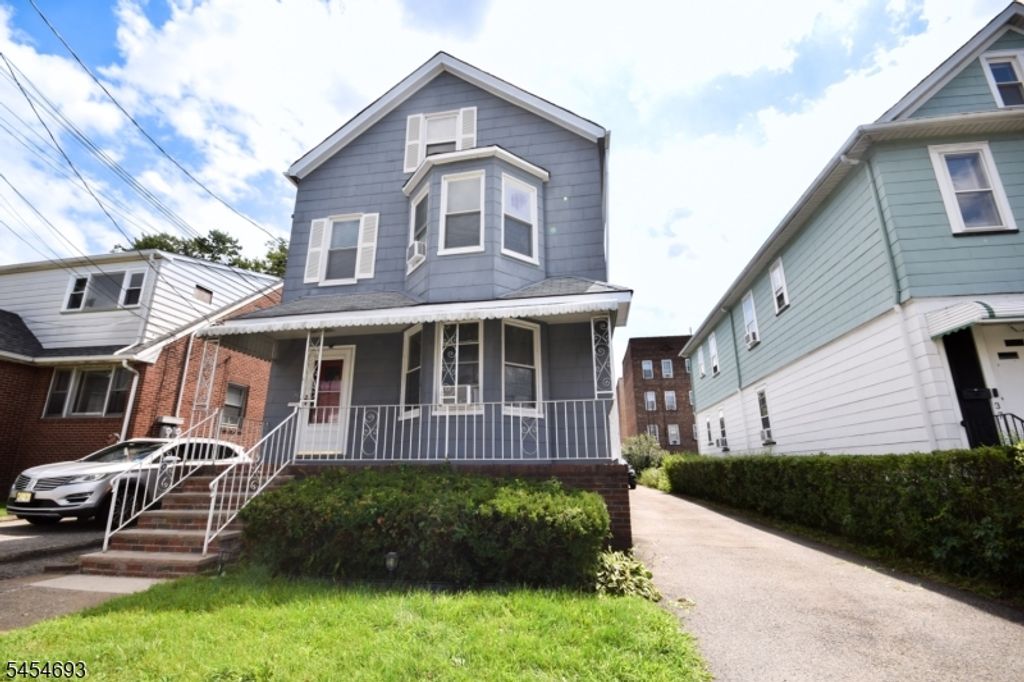35 Hilton St, Clifton City, NJ 07011 — exterior