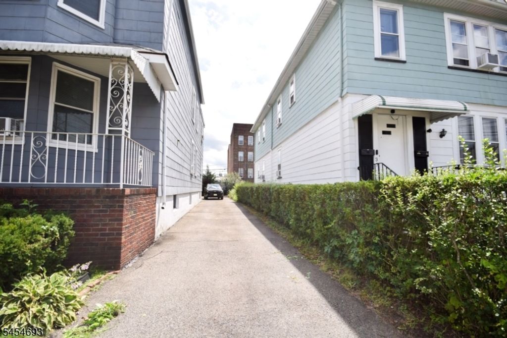 35 Hilton St, Clifton City, NJ 07011 — photo 3