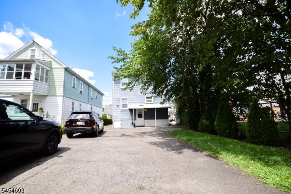 35 Hilton St, Clifton City, NJ 07011 — photo 4