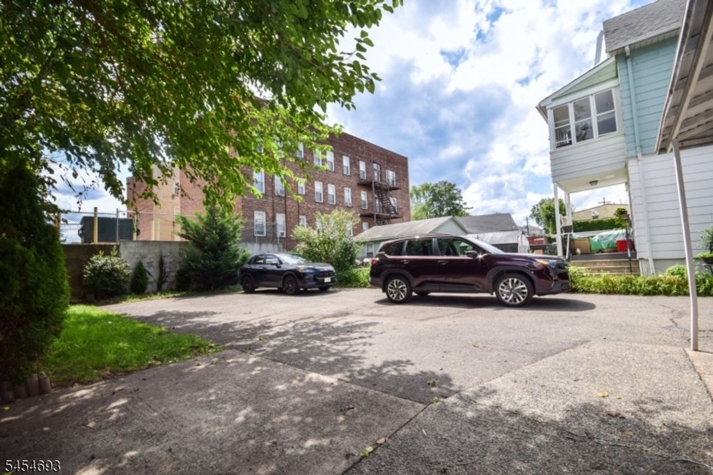 35 Hilton St, Clifton City, NJ 07011 — photo 5
