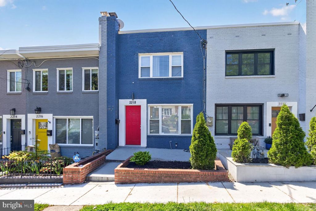 2218 16TH ST NE, Washington, DC 20018