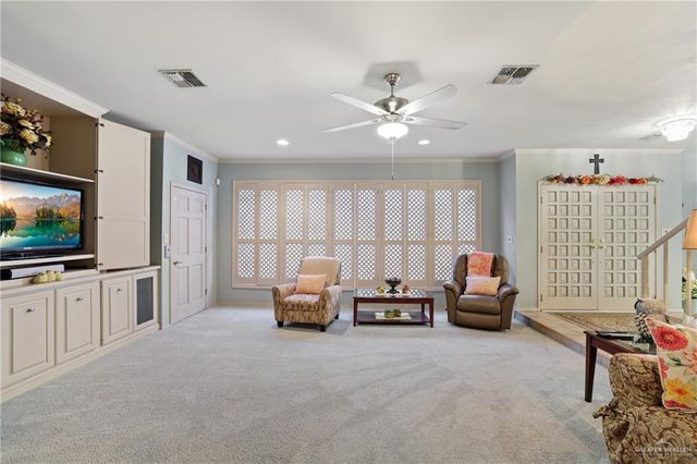 105 E Austin Avenue, Harlingen, TX 78550