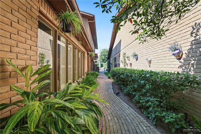 105 E Austin Avenue, Harlingen, TX 78550