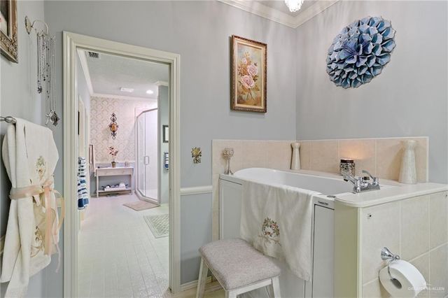 105 E Austin Avenue, Harlingen, TX 78550