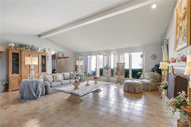 105 E Austin Avenue, Harlingen, TX 78550