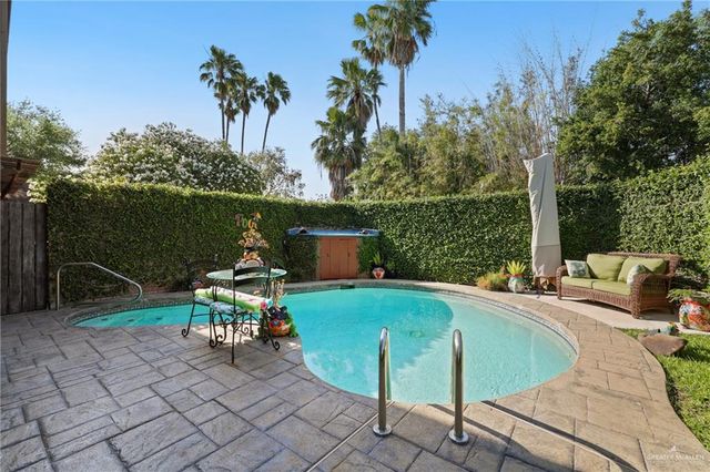 105 E Austin Avenue, Harlingen, TX 78550