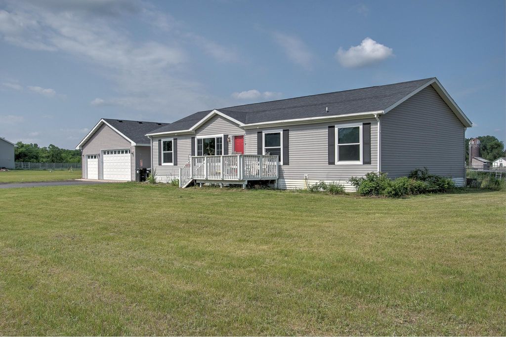 23778 Roanoke Street NW, Saint Francis, MN 55070