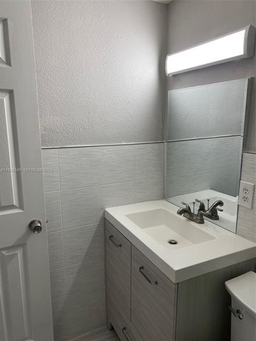 4300 SW 67th Ave 21, Miami, FL 33155