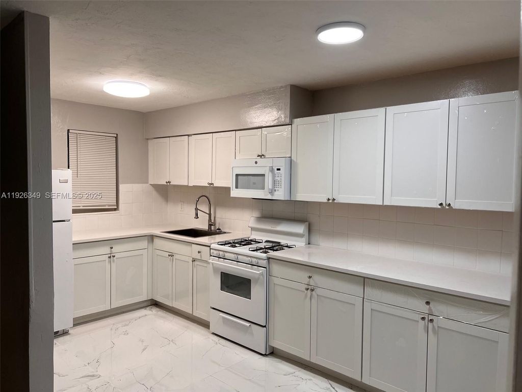 4300 SW 67th Ave 21, Miami, FL 33155