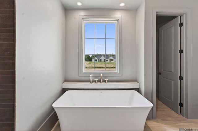 16053 Leni Dr, Prairieville, LA 70769