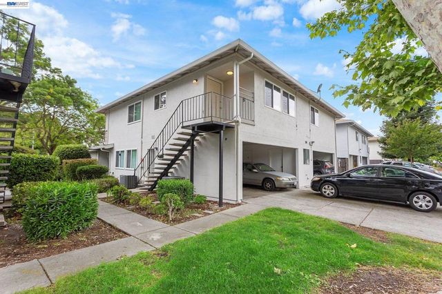 1044 Mohr Ln D, Concord, CA 94518