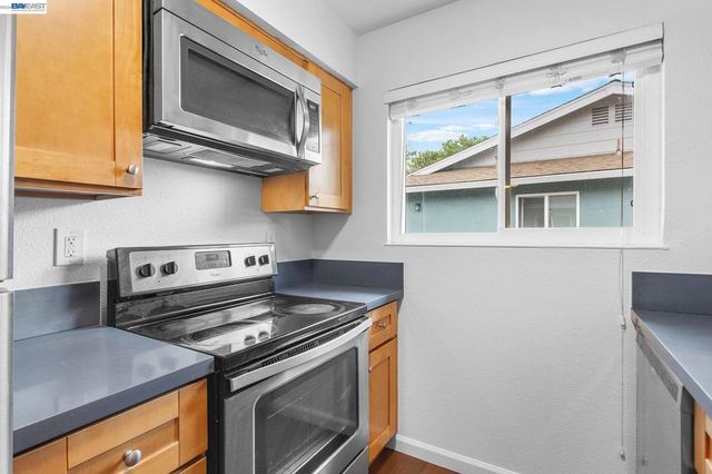 1044 Mohr Ln D, Concord, CA 94518